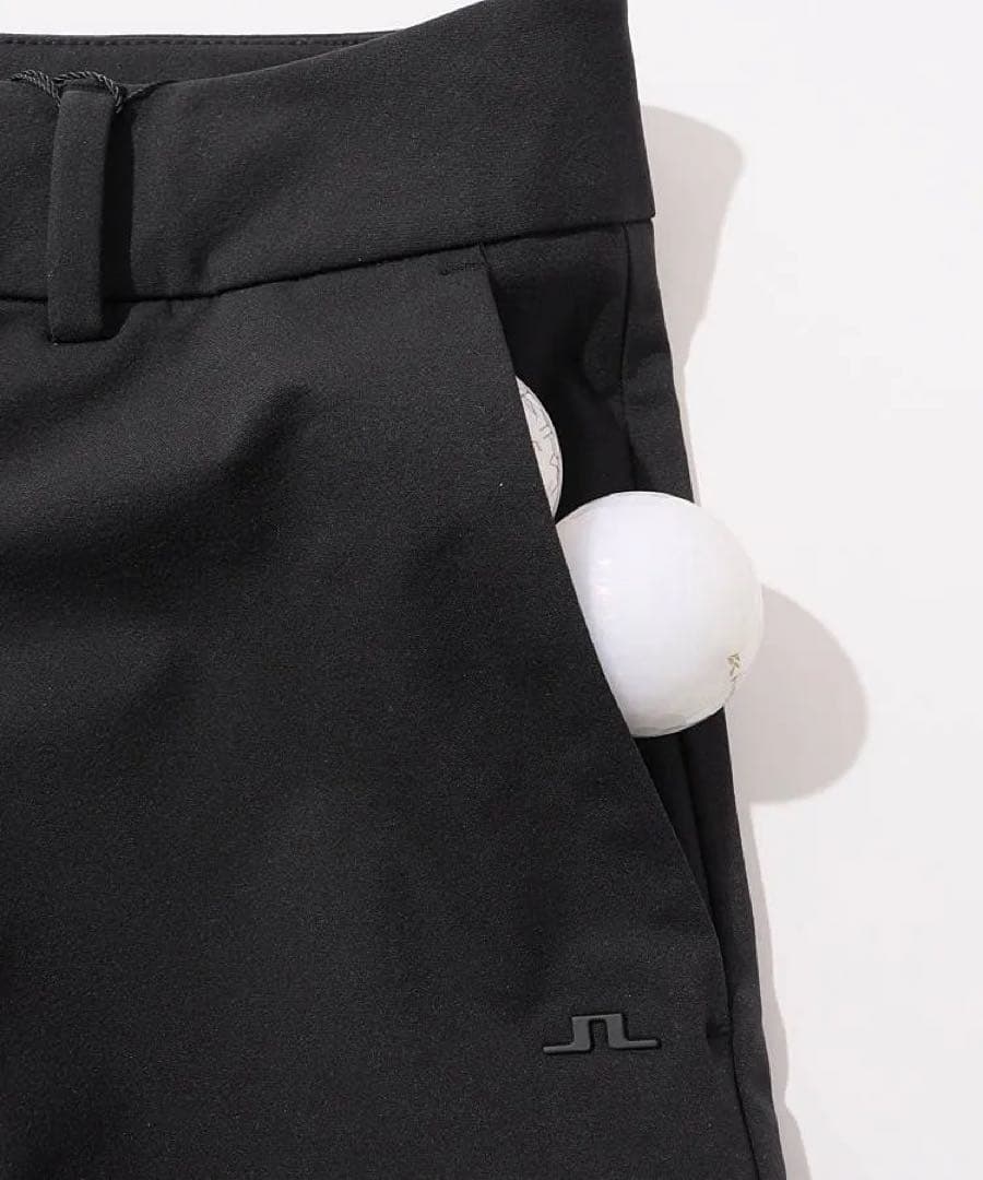 【新品タグ付】J.LINDBERG♪ブラック ショートパンツ 25