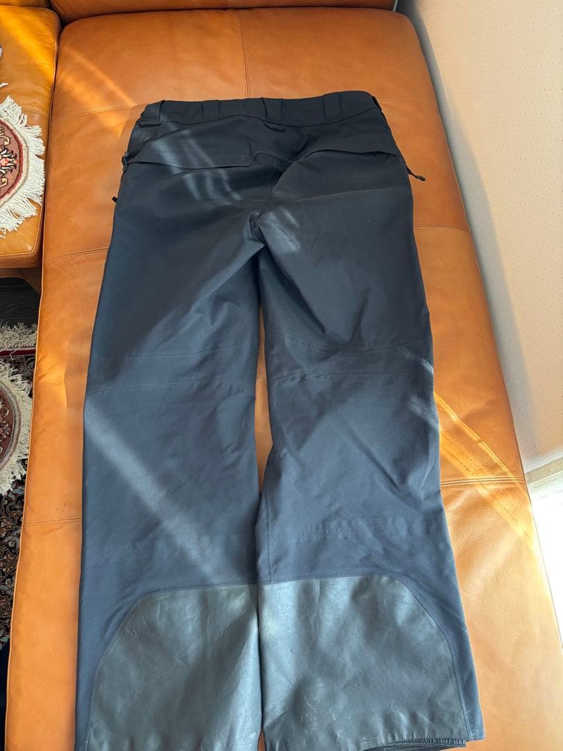 AK 457 GORE-TEX Pro スノーボードパンツ