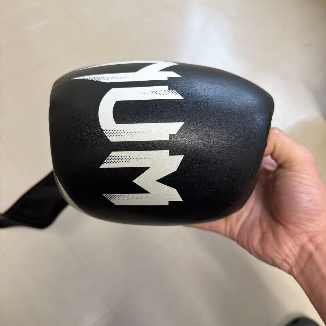 Venum ボクシンググローブ 160z ブラック