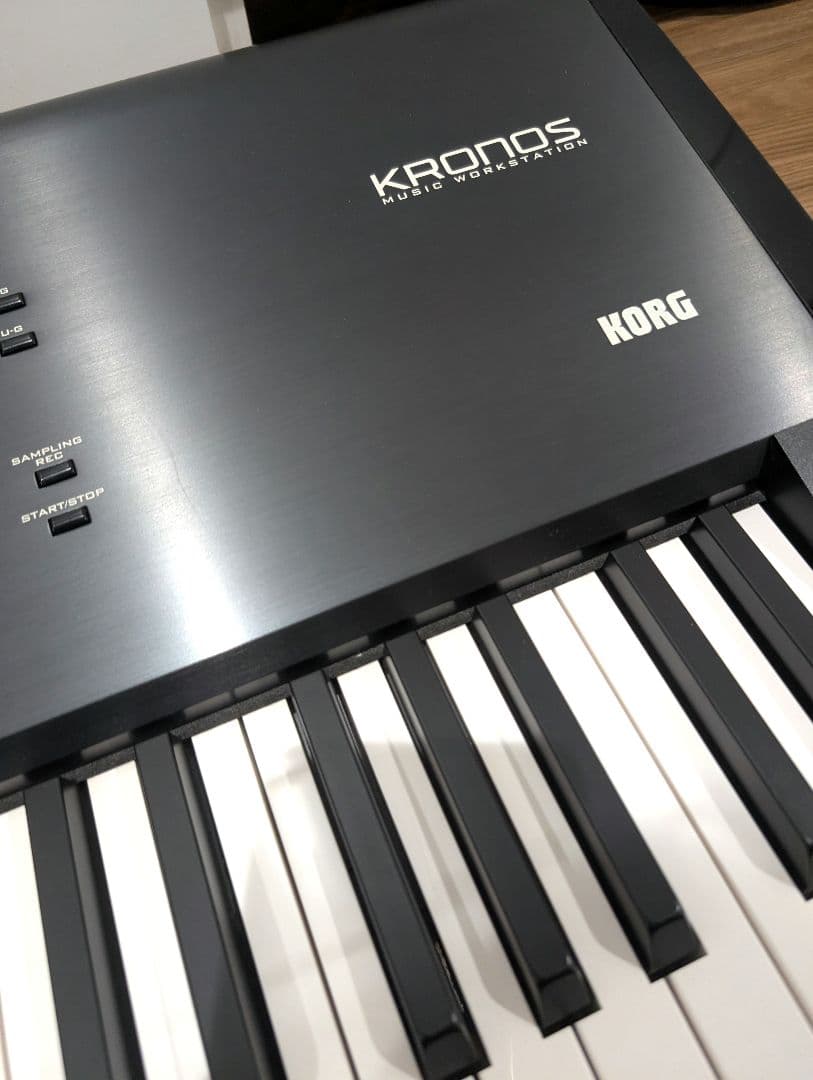 KORG KRONOS-73 完動品 キャスター付ケース＆シールド付属