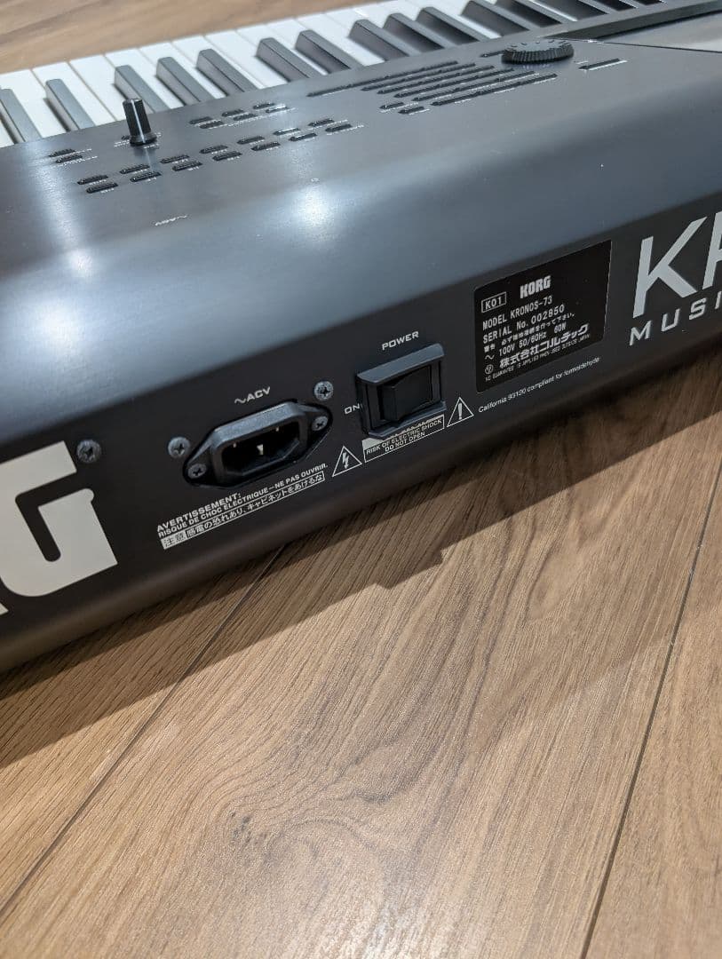 KORG KRONOS-73 完動品 キャスター付ケース＆シールド付属