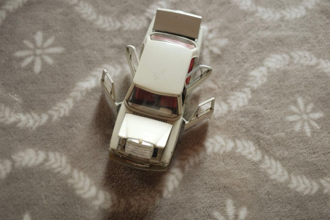 【ベルギー製】SABLON サブロン メルセデス200 ミニカー