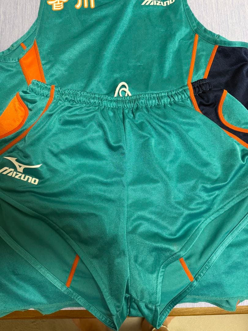 Mizuno 陸上用シャツとショーツセット