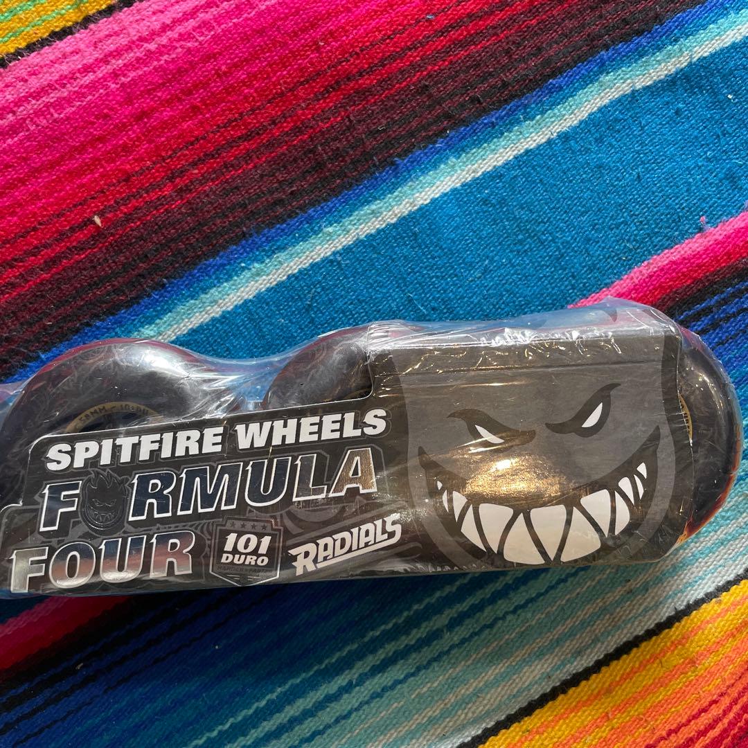 Spitfireフォーマル4 58mm101Duro Radials定価9130