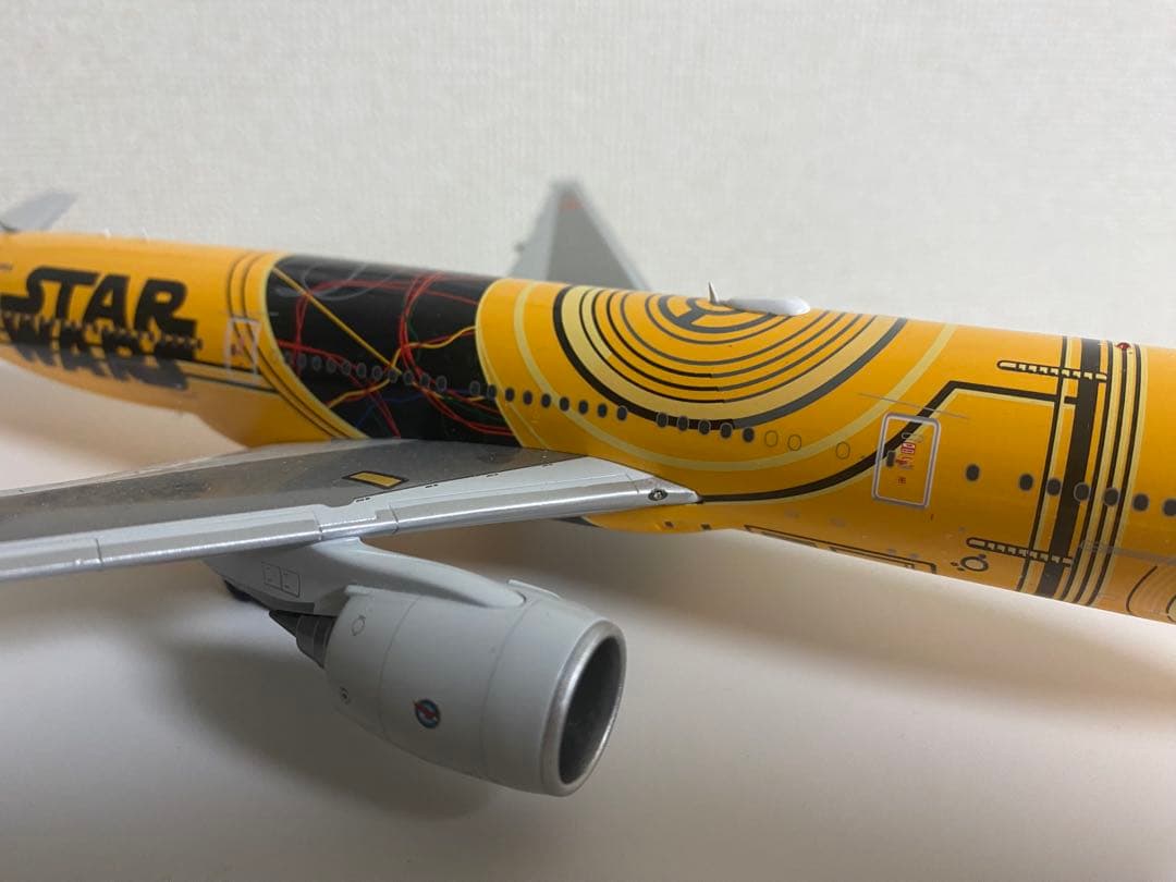 ANA スター・ウォーズ特別塗装機 1/200 3月30日までの出品