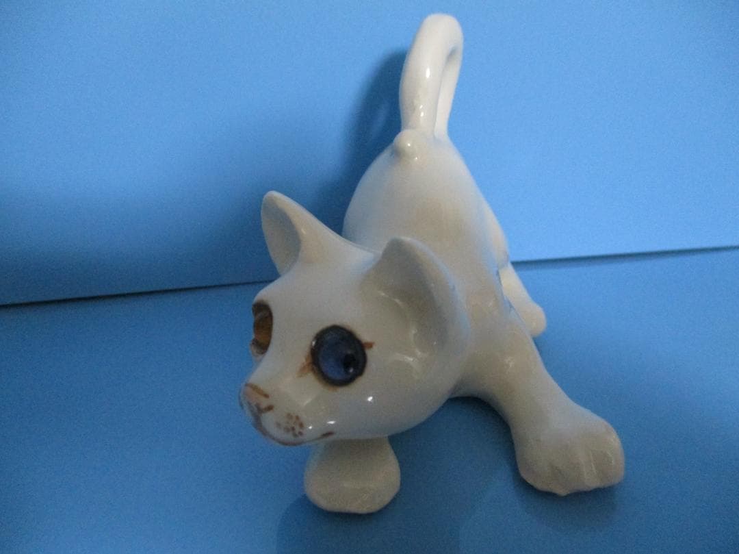 オッドアイの白猫ウィンスタンレイ ケンジントン キャット サイズ1 ZNO1