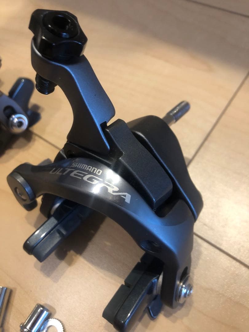 シマノULTEGRA BR-6800 アルミ・カーボンシュー付 美品かと。