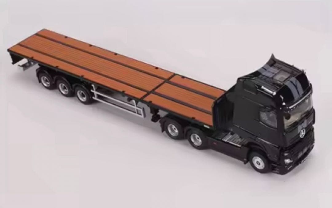 トレーラー　アクトロス ギガスペース　ベンツGCD 1/64 ミニカー