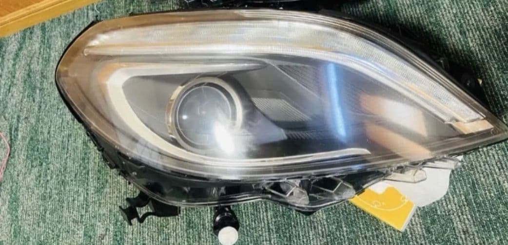 メルセデス ベンツ 前期 HID W246 ベンツ Bクラス ヘッドライト