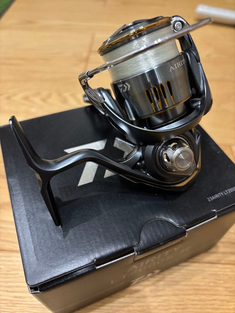 DAIWA 23エアリティ LT2000S-H SLPハンドル