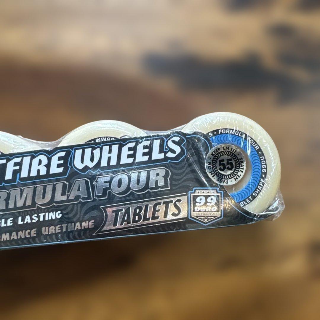Spitfire フォーマル4 タブレット55mm99a スケボーウィール