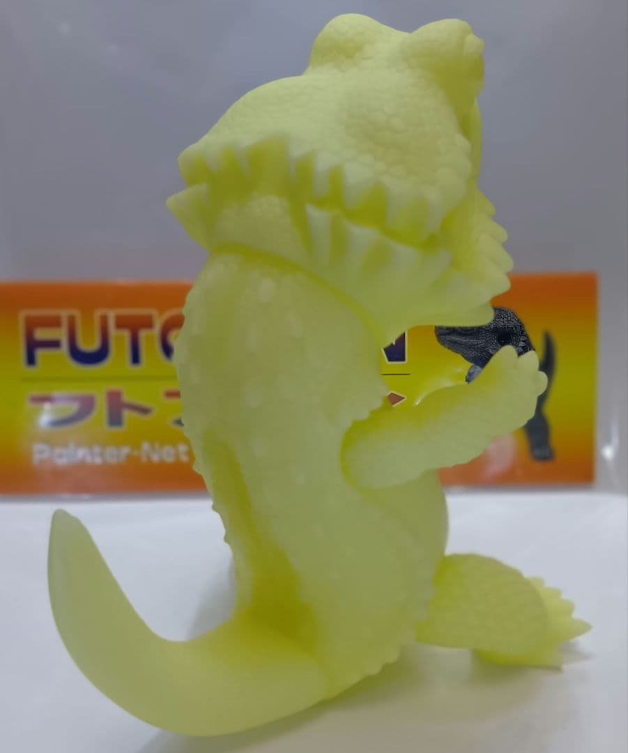 ペインターネット フトアゴン ソフビ 蓄光素体【開封品】