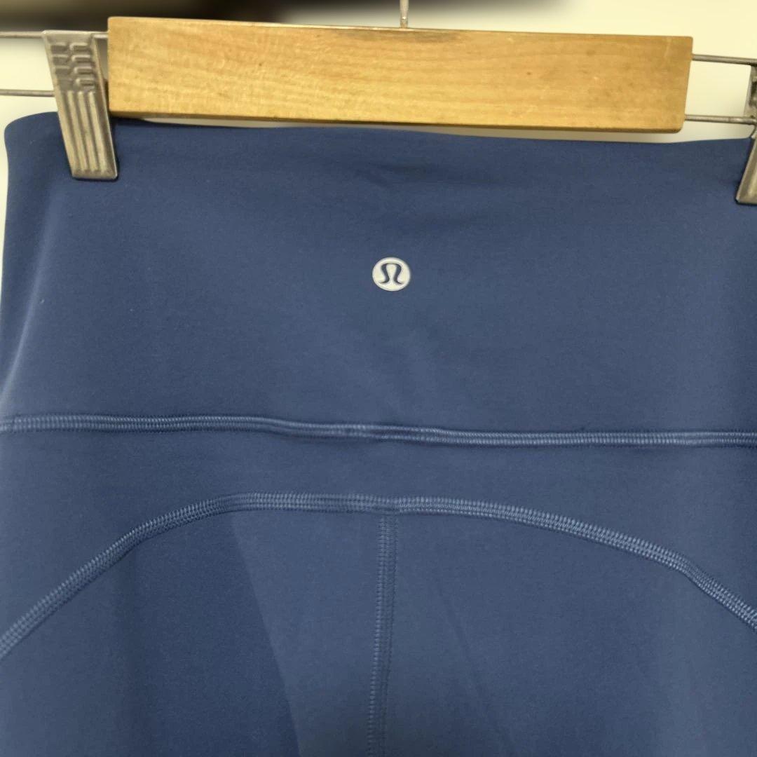 Lululemon ネイビーフレアパンツ　ASIA FIT