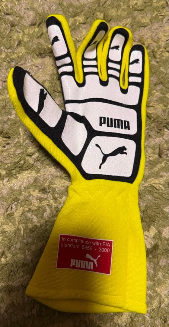 F1 フェラーリ レーシンググローブ PUMA イエロー　レプリカ　②
