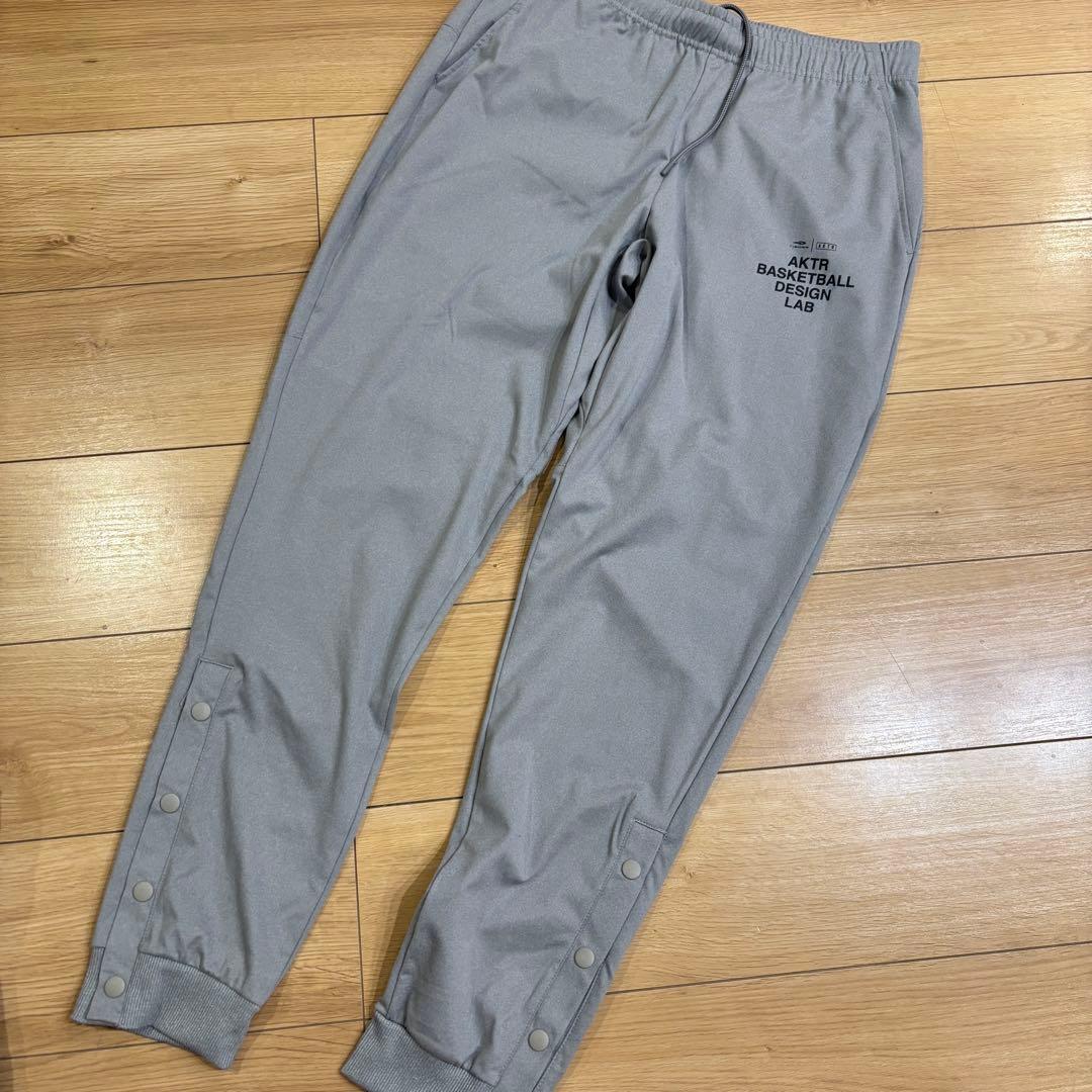 新品　TIGORA×AKTR トレーニングウェア　上下セット　バスケ　XL
