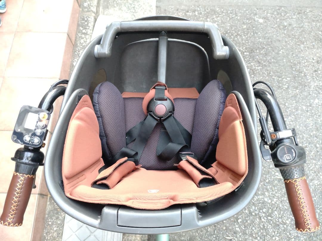 《y》【bikke ビッケポーラー】電動アシスト自転車★子供乗３人乗