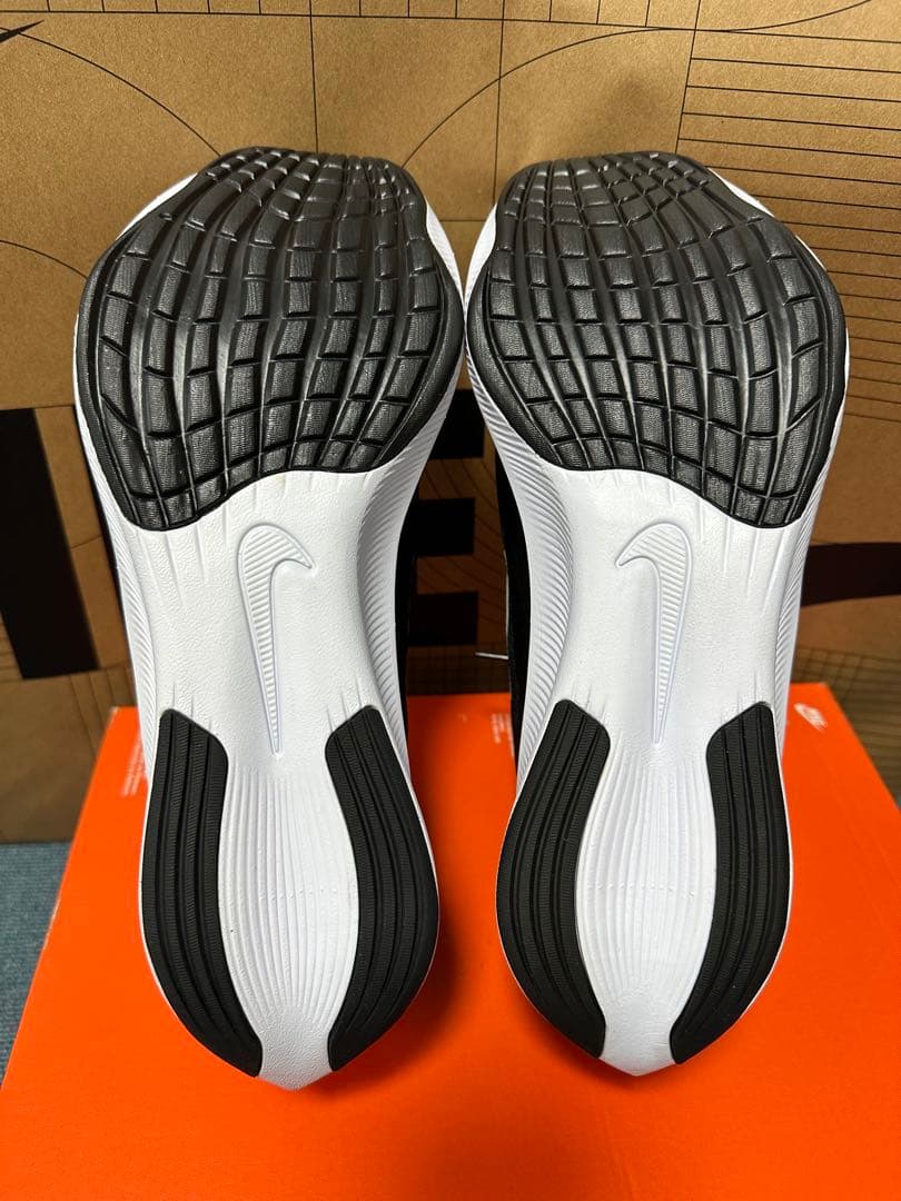 【最終価格】新品NIKEズームフライ4 CT2392-001 26.5cm