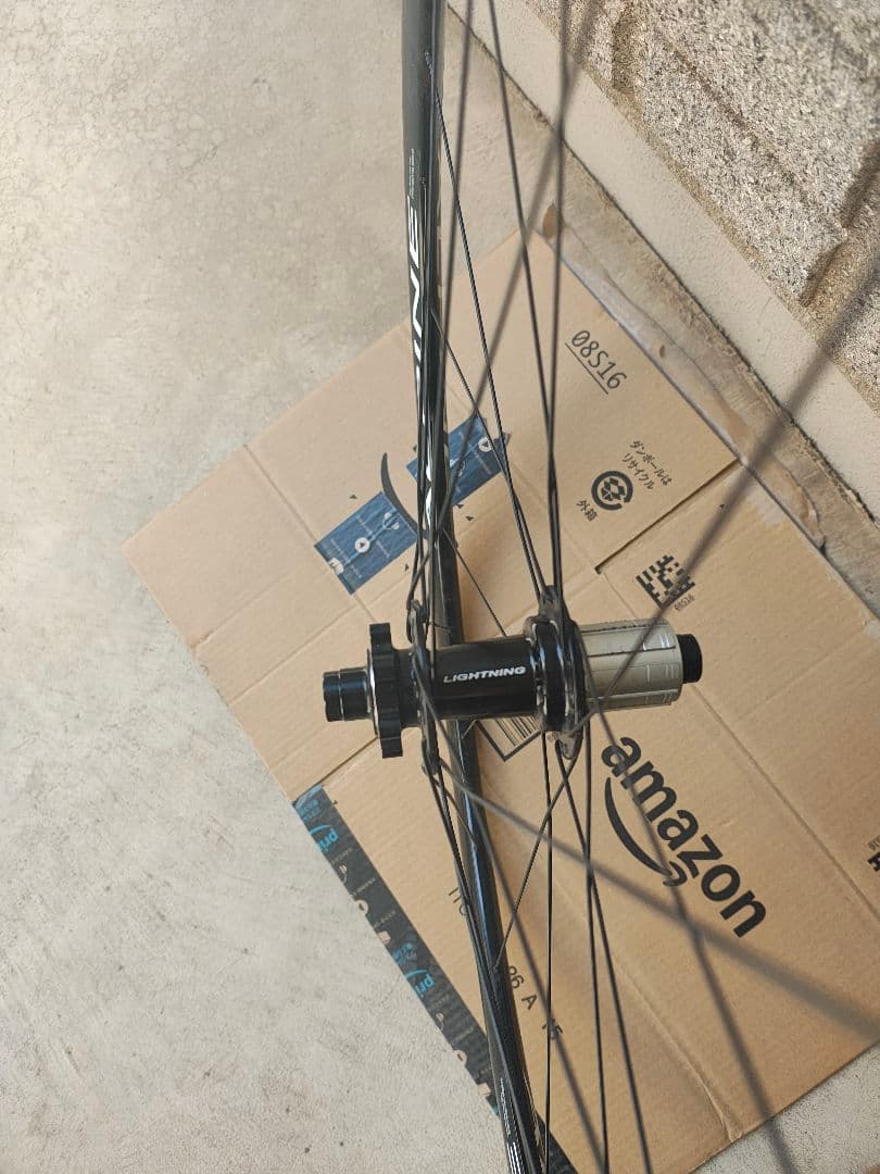 値下◎　1554g！　軽量ホイール　lightning alpine disc