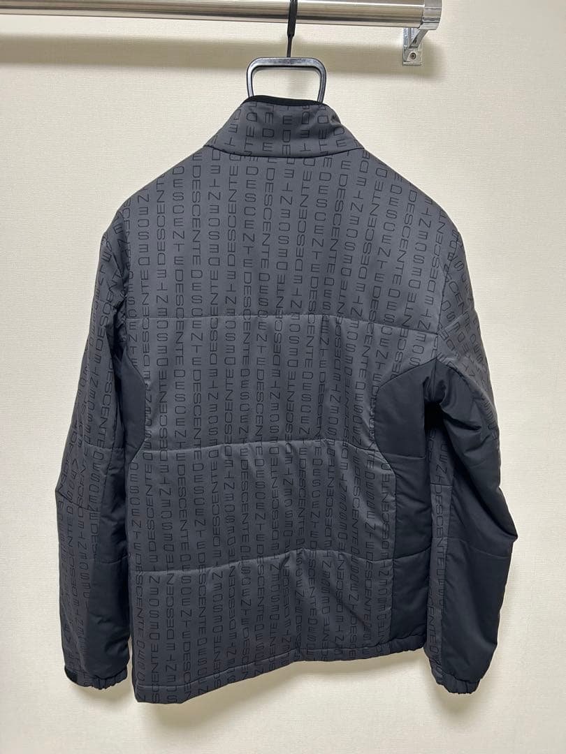 【完売／美品】デサント　ストレッチ中綿ジャケット　ブラック