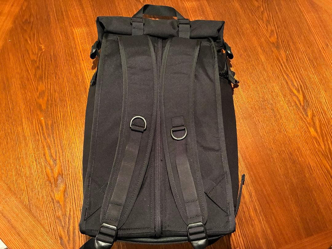 VAGA WEDGE BACKPACK 黒