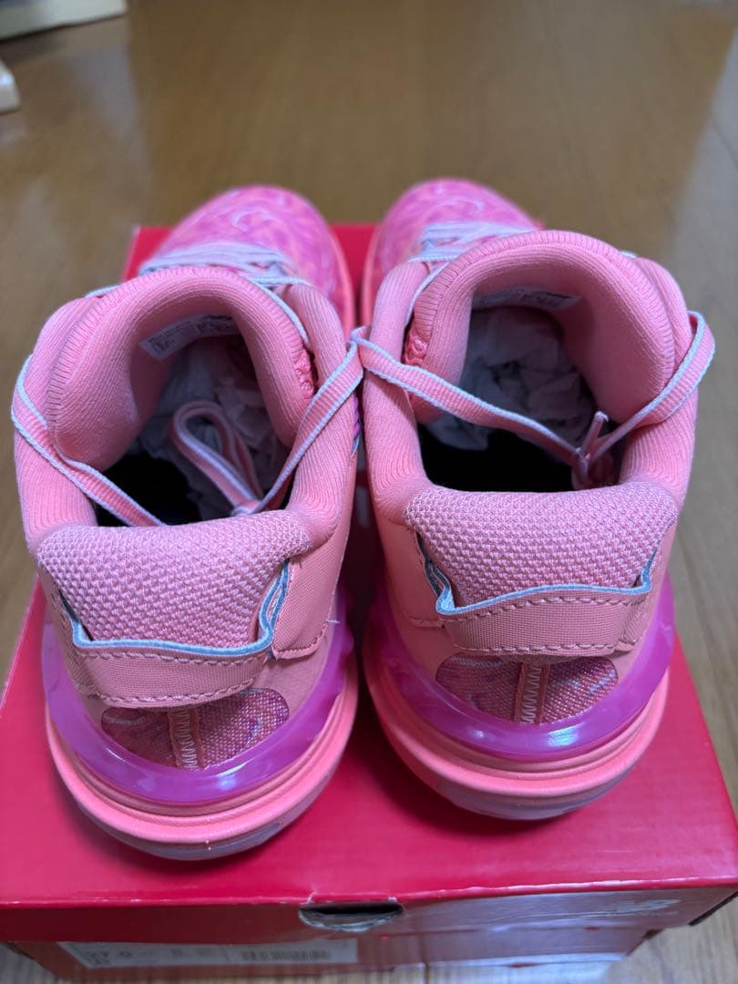 New Balance HESI LOW2バスケットボールシューズ ピンク