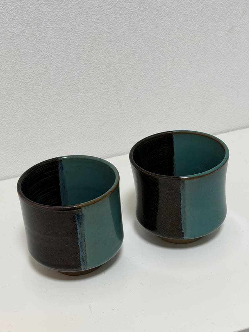 牛ノ戸焼　湯呑み　くびれ型　2つセット　茶　カップ　黒緑　染め分け　鳥取　中井窯