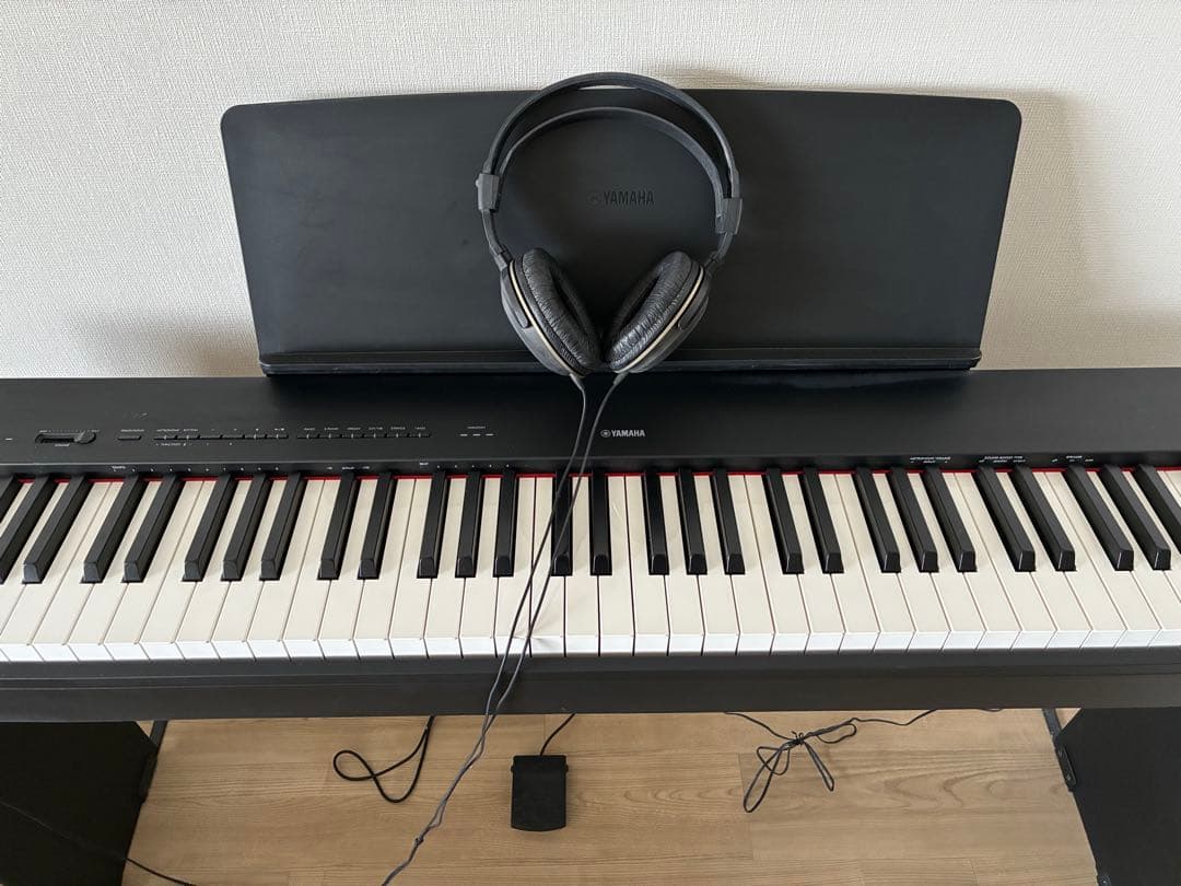 Yamaha P-225 電子ピアノ スタンド・ヘッドホン付き