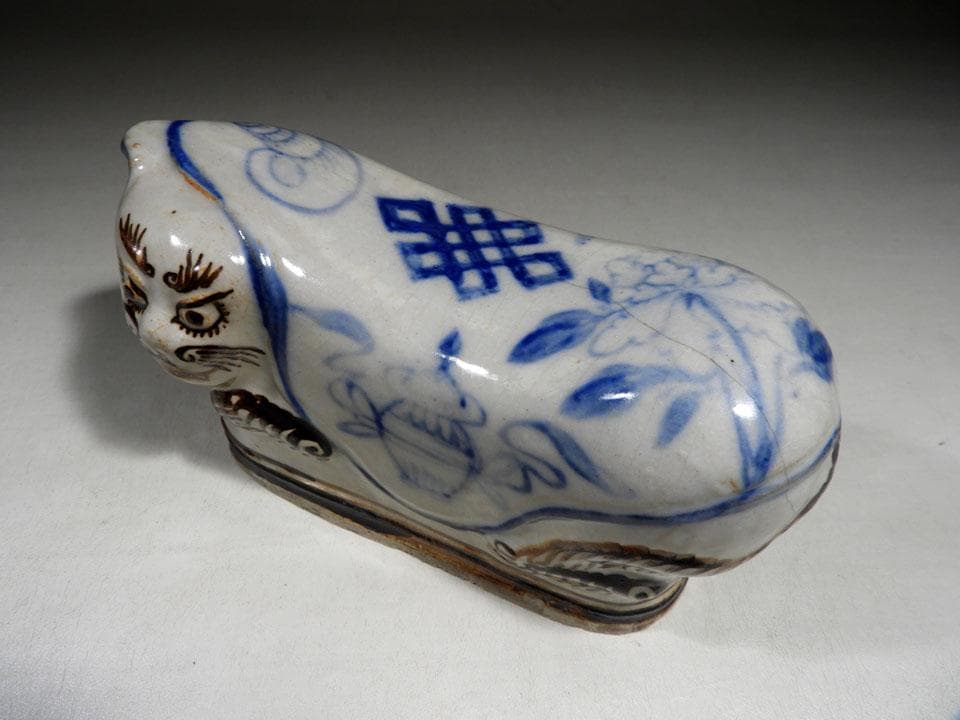 ●時代物 猫枕 猫陶枕 陶器製 陶枕 陶磁器 磁州窯 魔除け 中国古玩 猫雑貨
