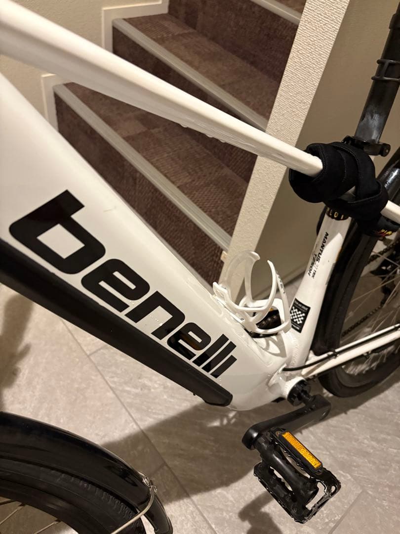 Benelli MANTUS 27 TRK ホワイト