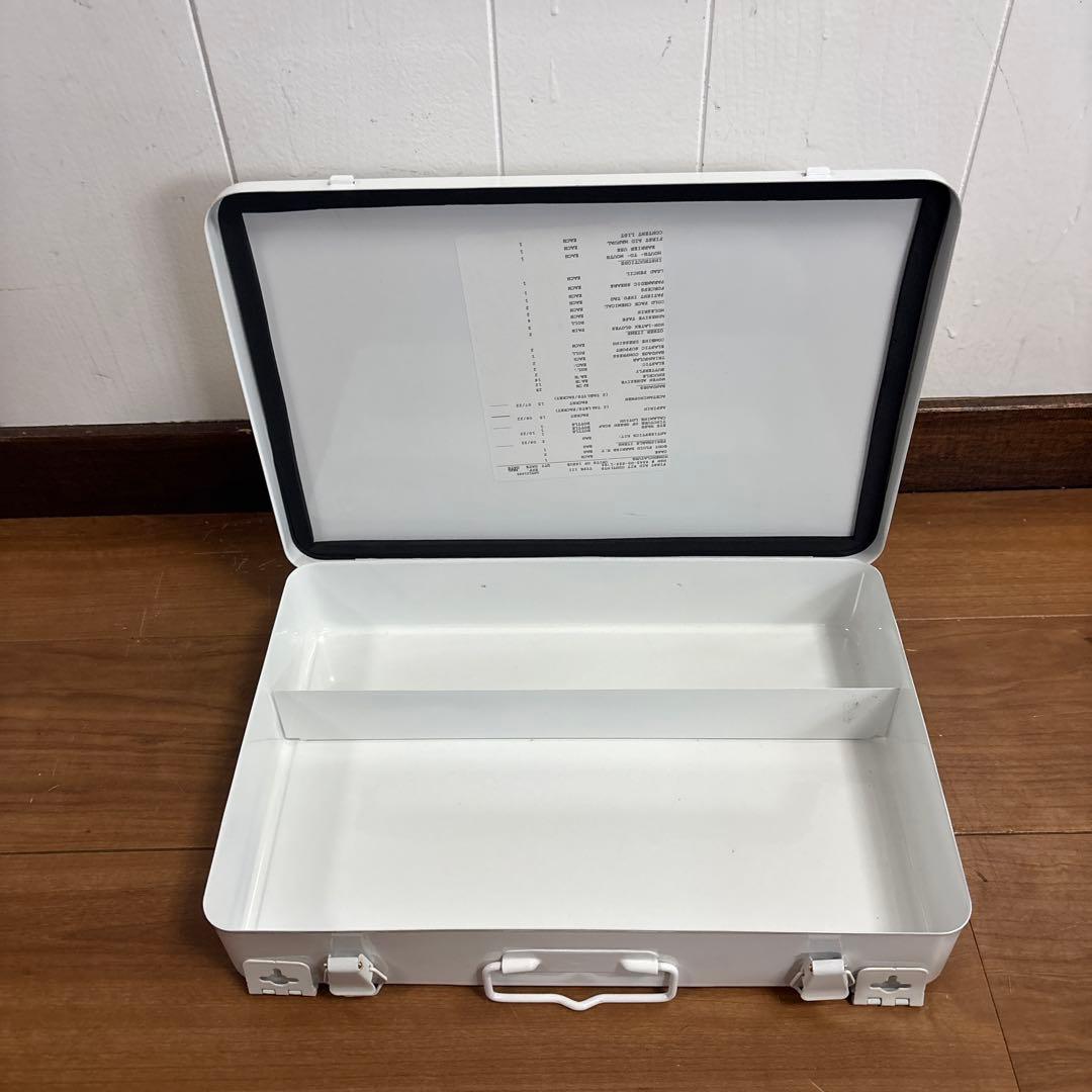 米軍放出品　FIRST AID KIT CASE ホワイト　送料無料