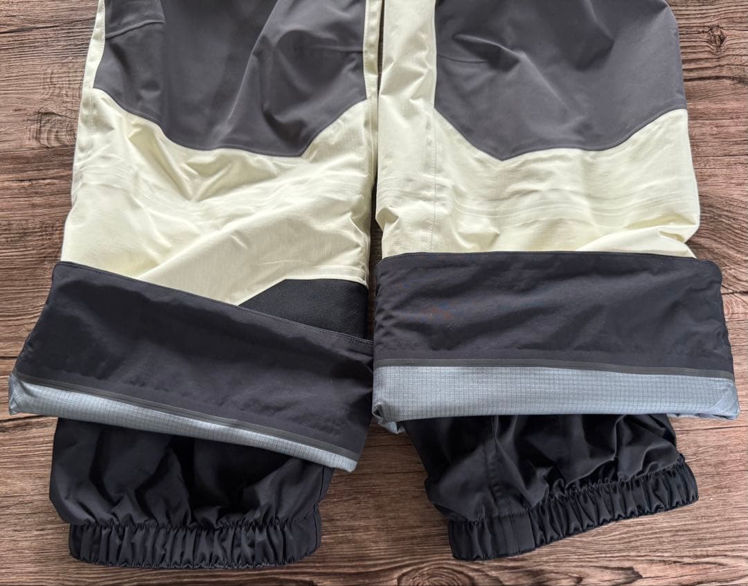 ピークパフォーマンス VERTICAL GORE-TEX PRO レディース