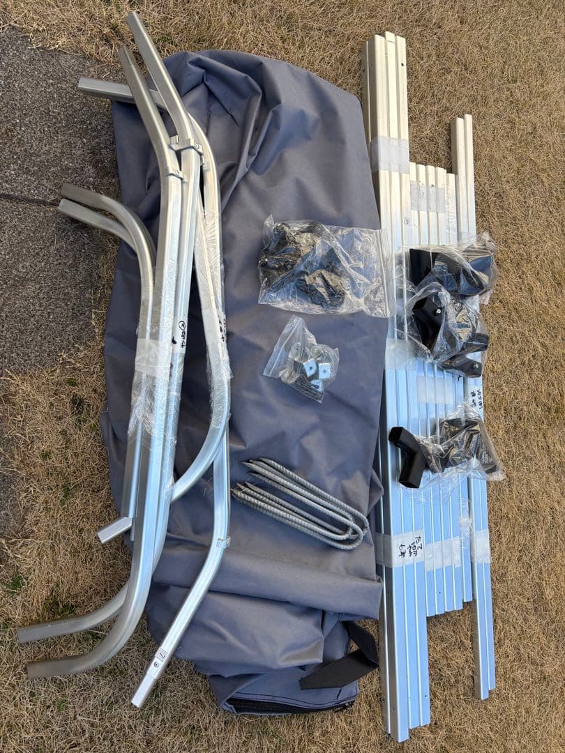 手渡しのみ　半屋内3か月使用でほぼ新品！　サイクルハウス　アイリスオーヤマ2台用
