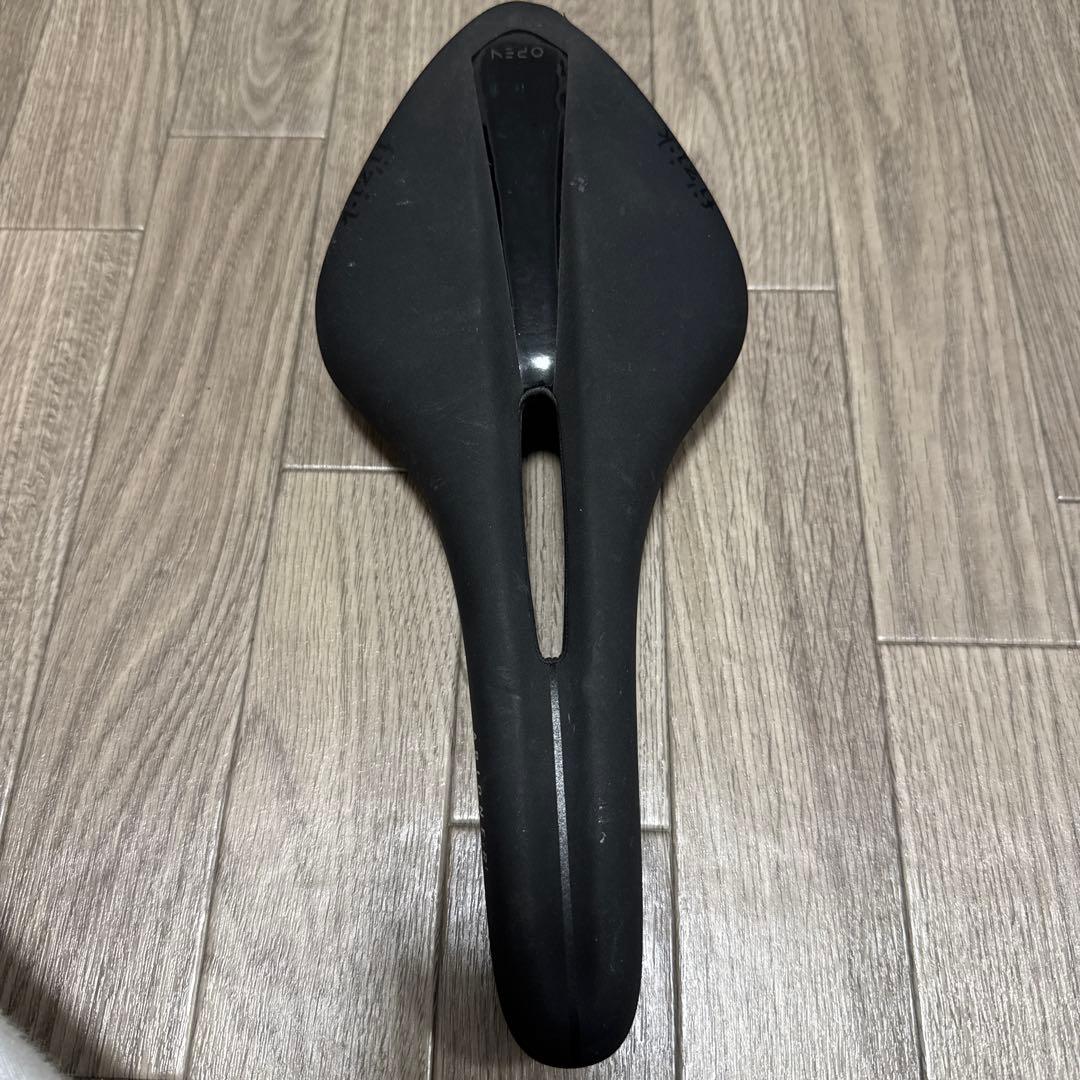 3／34まで販売　フィジークARIONE R1 OPEN カーボンレール