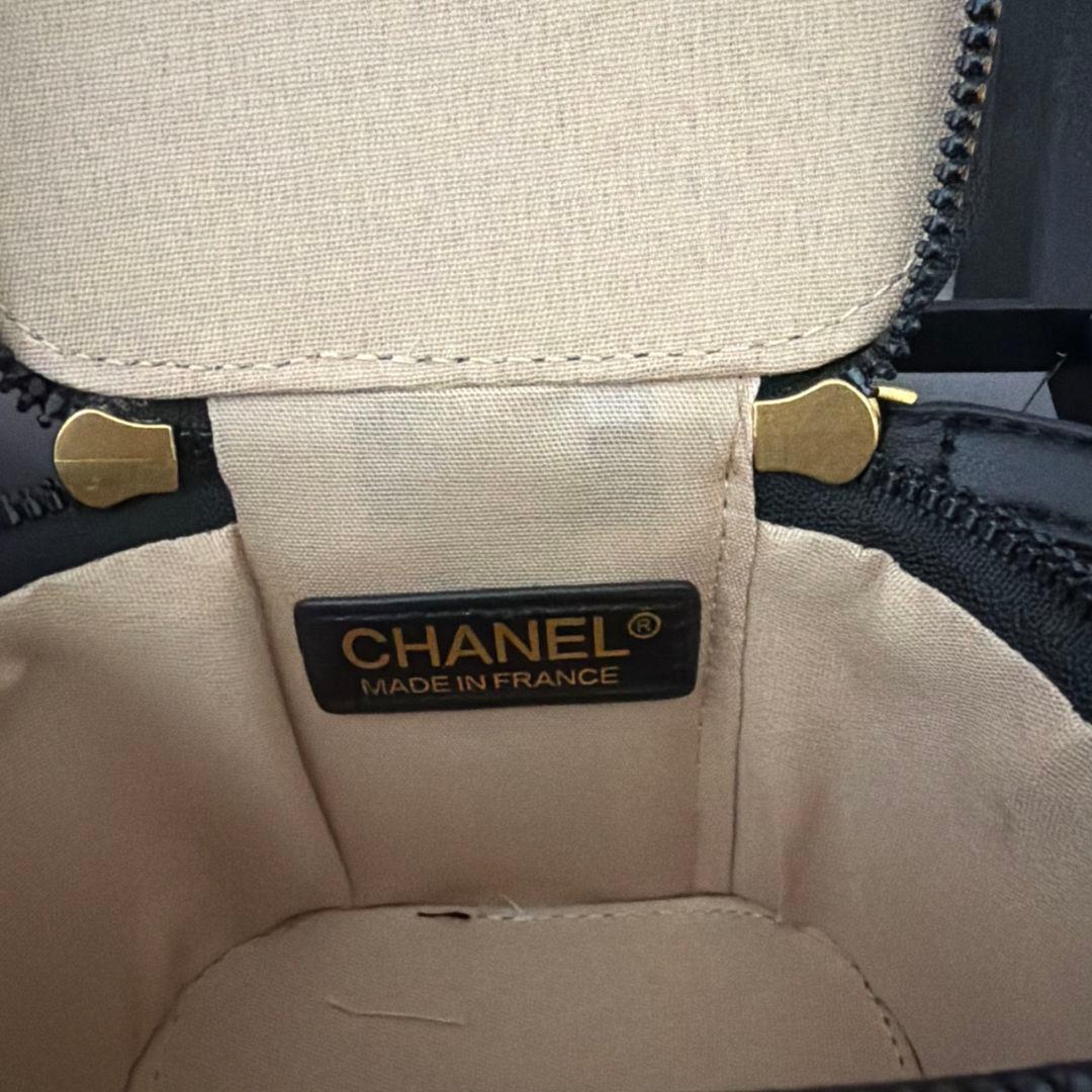 新品未使用品！ノベルティーCHANEL ブラック レザー ショルダーバッグ