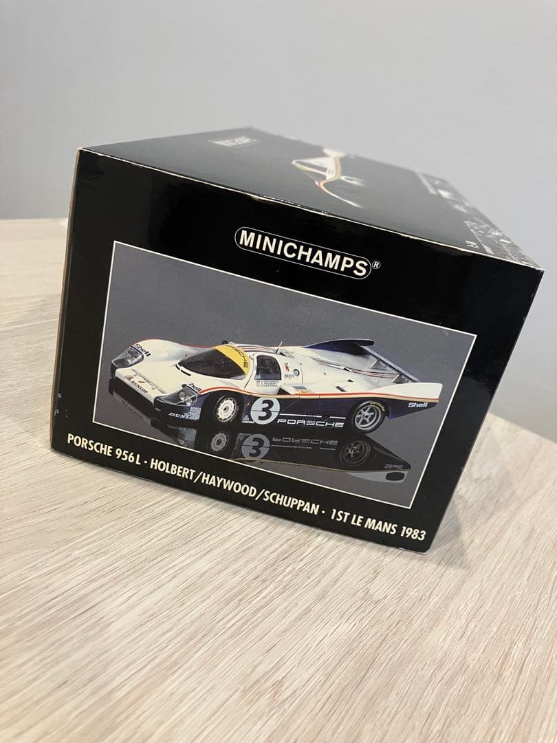 Rothmans Porsche ロスマンズ　ポルシェ 956L 1/18
