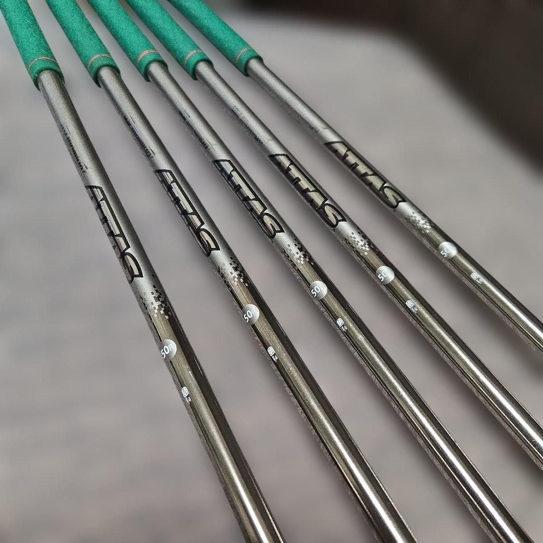 TaylorMade P790 レッドブルコラボ　限定アイアン　5本セット➀