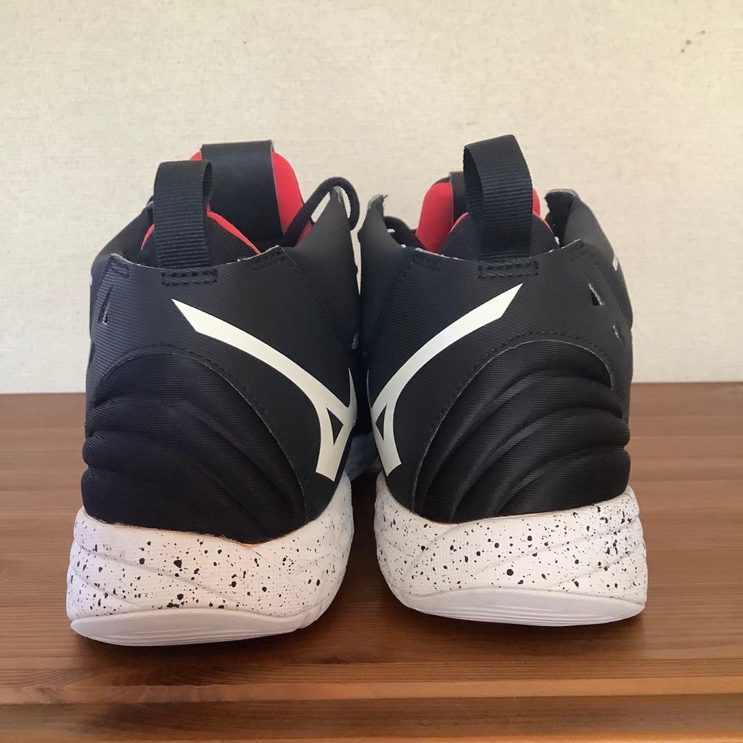 シューズ MIZUNO WAVE MOMENTUM MID