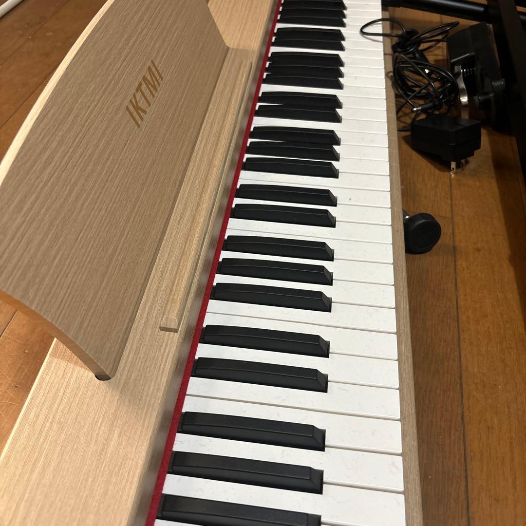IKTMI 電子ピアノ 88鍵盤 ペダル付き 折りたたみスタンド・譜面台付 美品