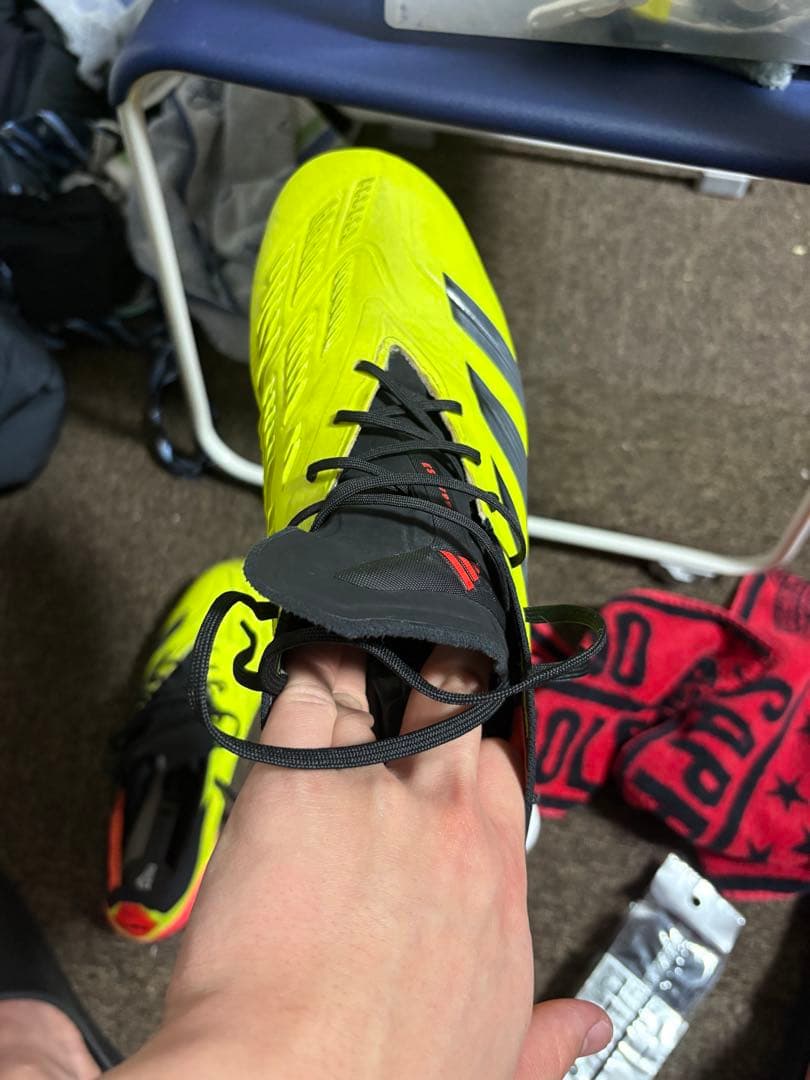 adidas Predator サッカーシューズ