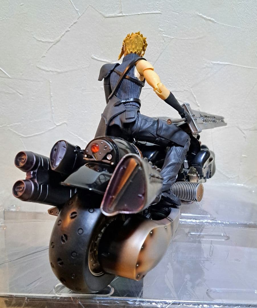 ファイナルファンタジー 7 クラウド ACTION FIGURE