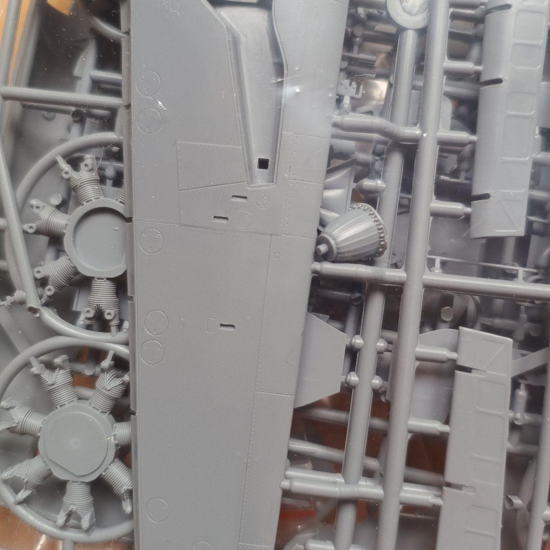Azur IAR-80A 1/32 プラモデルキット