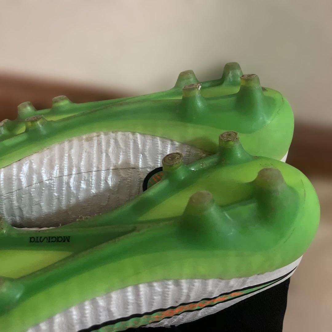 ひ*ん様 NIKEサッカースパイクMAGISTA27㌢