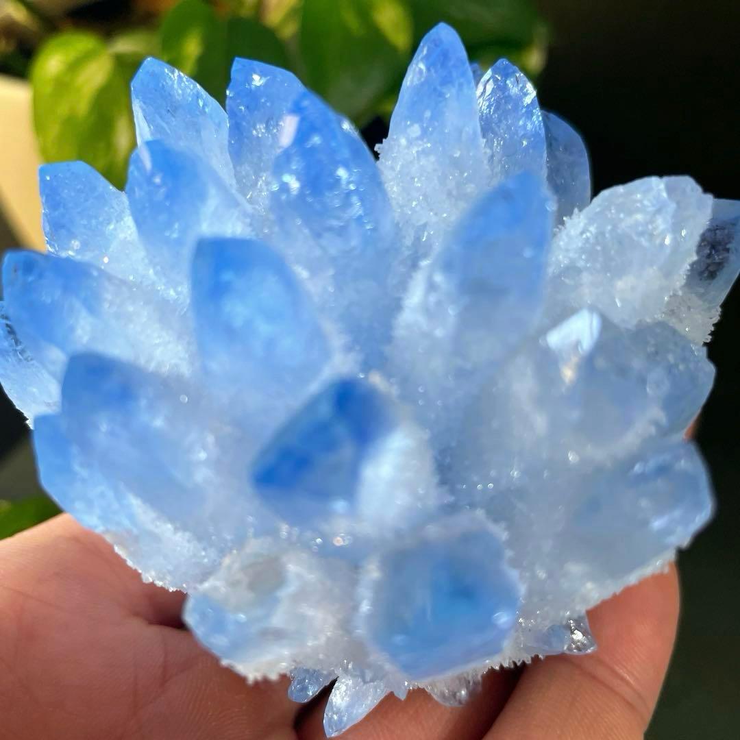 青い水晶のクラスター　天然石　鉱物　パワーストーン　クリスタル　レア　珍しい