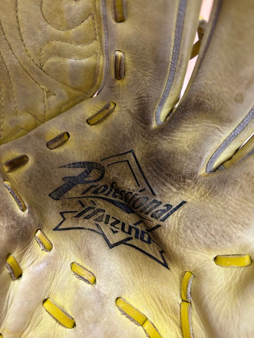 ミズノ Mizuno 軟式グローブ ピッチャー用　右利き用　プロフェッショナル