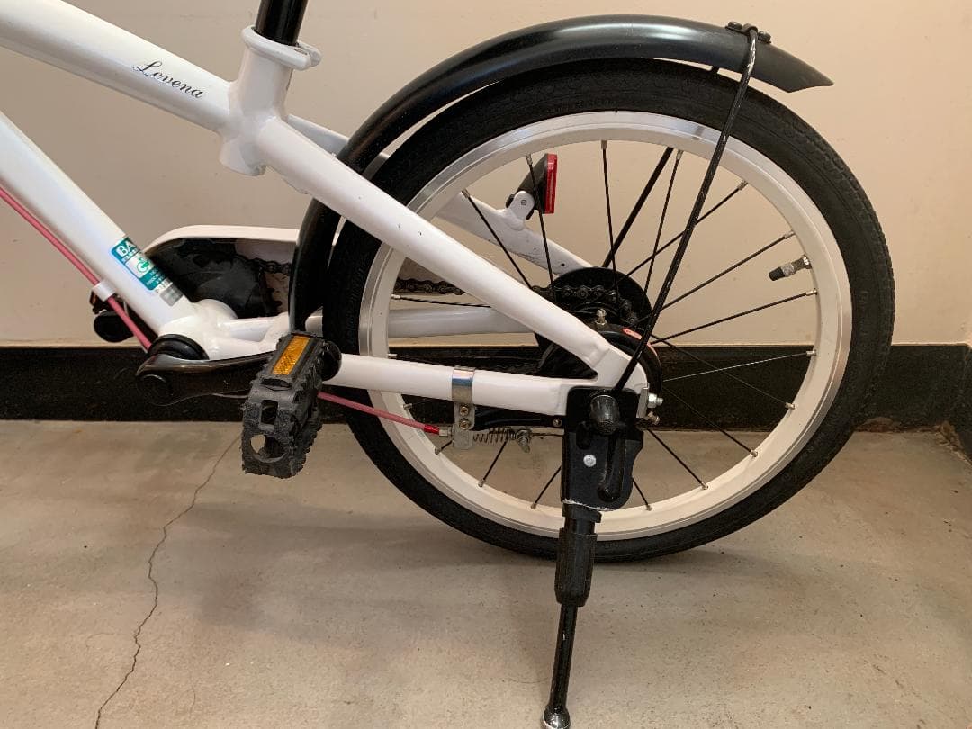 ブリヂストン Levena レベナ 18型　ホワイト