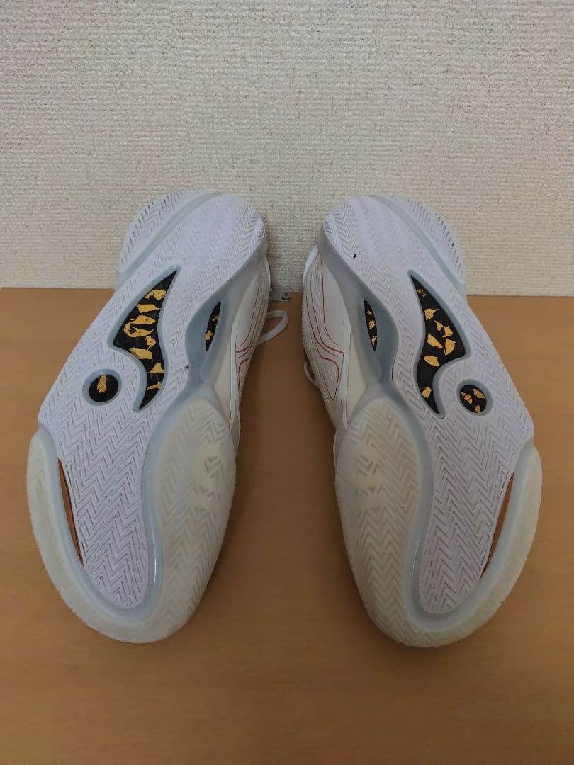 LI-NING　wade808 5 ultra　白/金 28cm