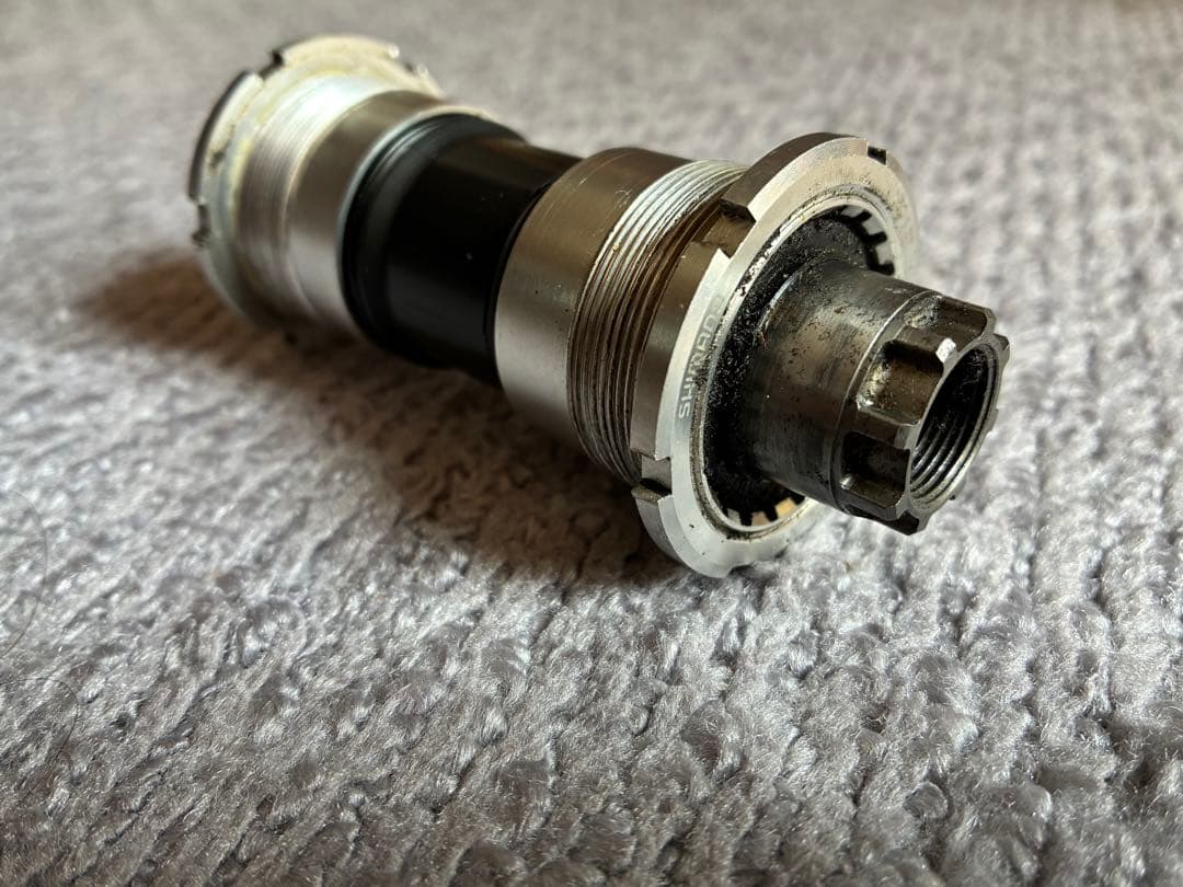 Shimano BB-7700 ボトムブラケット 109.5mm