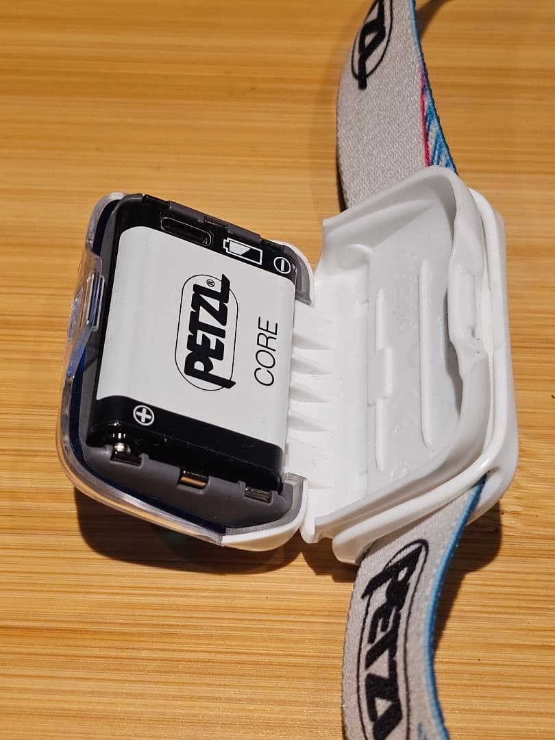 PETZL ヘッドランプ2個 + バッテリー2個 + ランタンケース