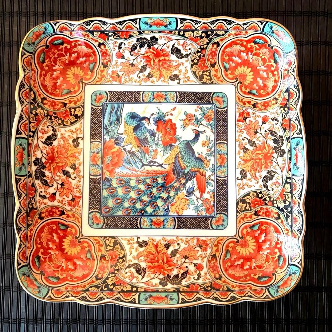 【未使用保管品】有田焼 丸五謹製 孔雀牡丹紋 金彩古伊万里 大鉢 角鉢 飾皿