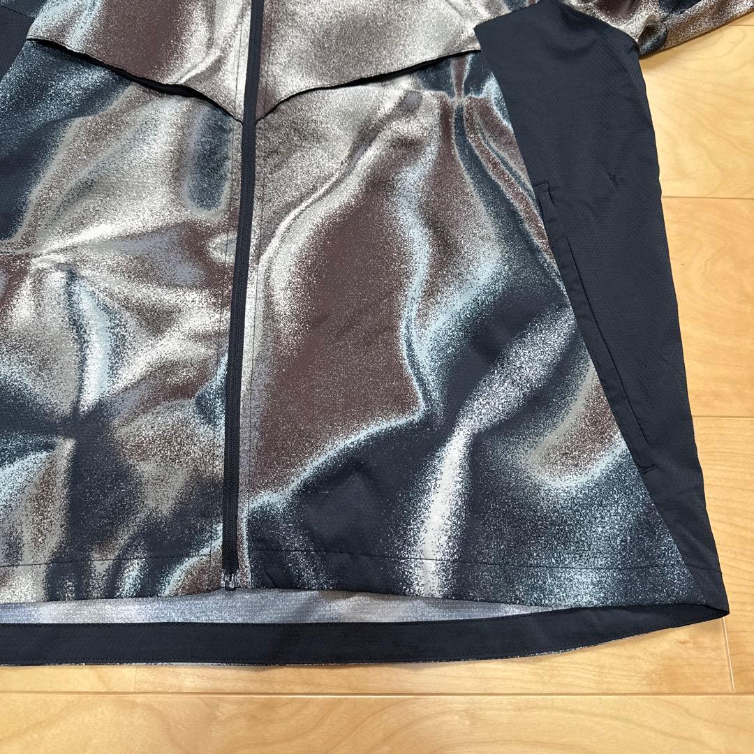 NIKE ランニングジャケット　ウィンドランナー　フルジップ　黒　総柄　M新品
